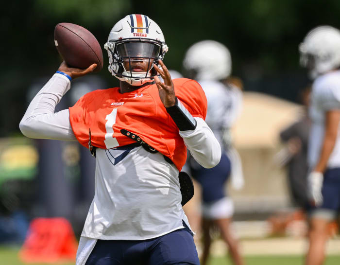 T.J. Finley (1)Auburn football practice on Tuesday, Aug. 9, 2022 in Auburn, Ala. Todd Van Emst/AU Athletics